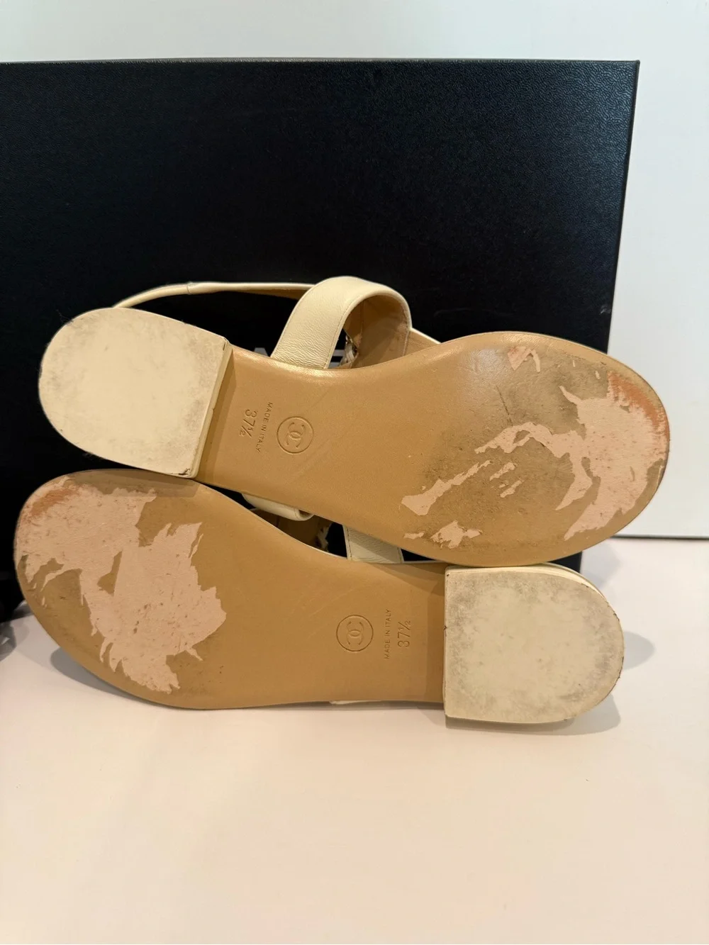 CHANEL 21s white